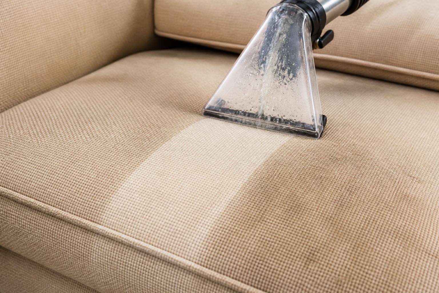 Upholstery cleaning in a South Florida home